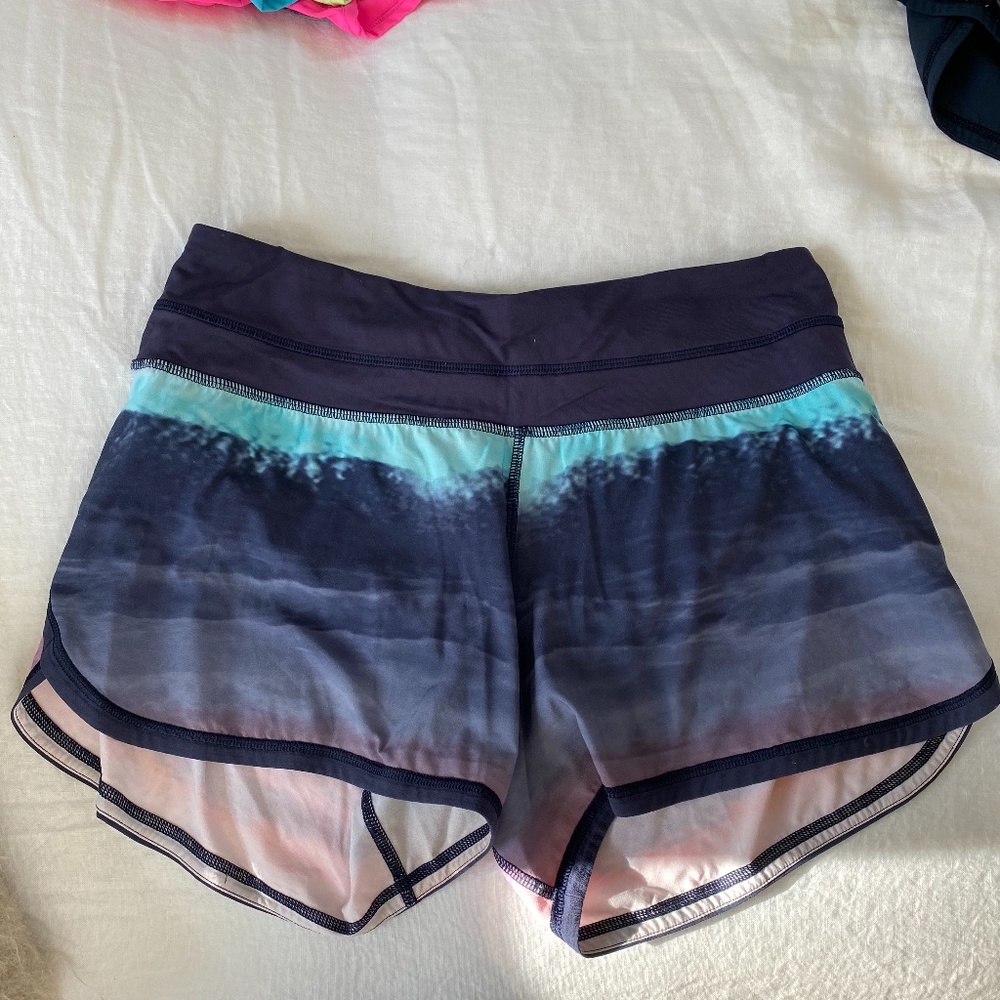 Lululemon shorts size 6 tie dye